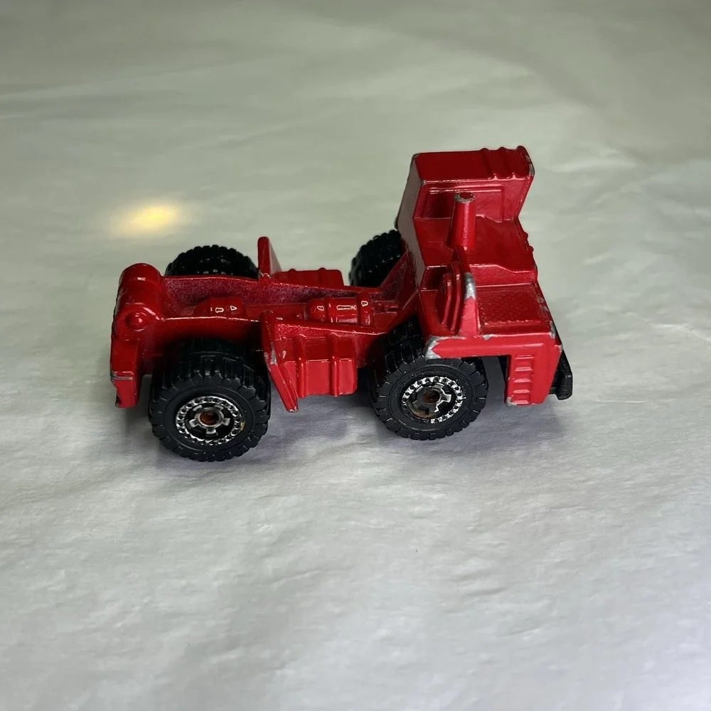 Vintage Matchbox Int'l 1:140‎ SCALE DIECAST  BIG Dump Truck 1989 Red  VERY RARE!